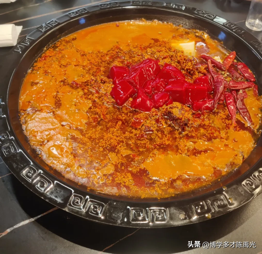 易单助手网站：邱家湾沅火锅店，舌尖上的地道川渝美味与温馨服务