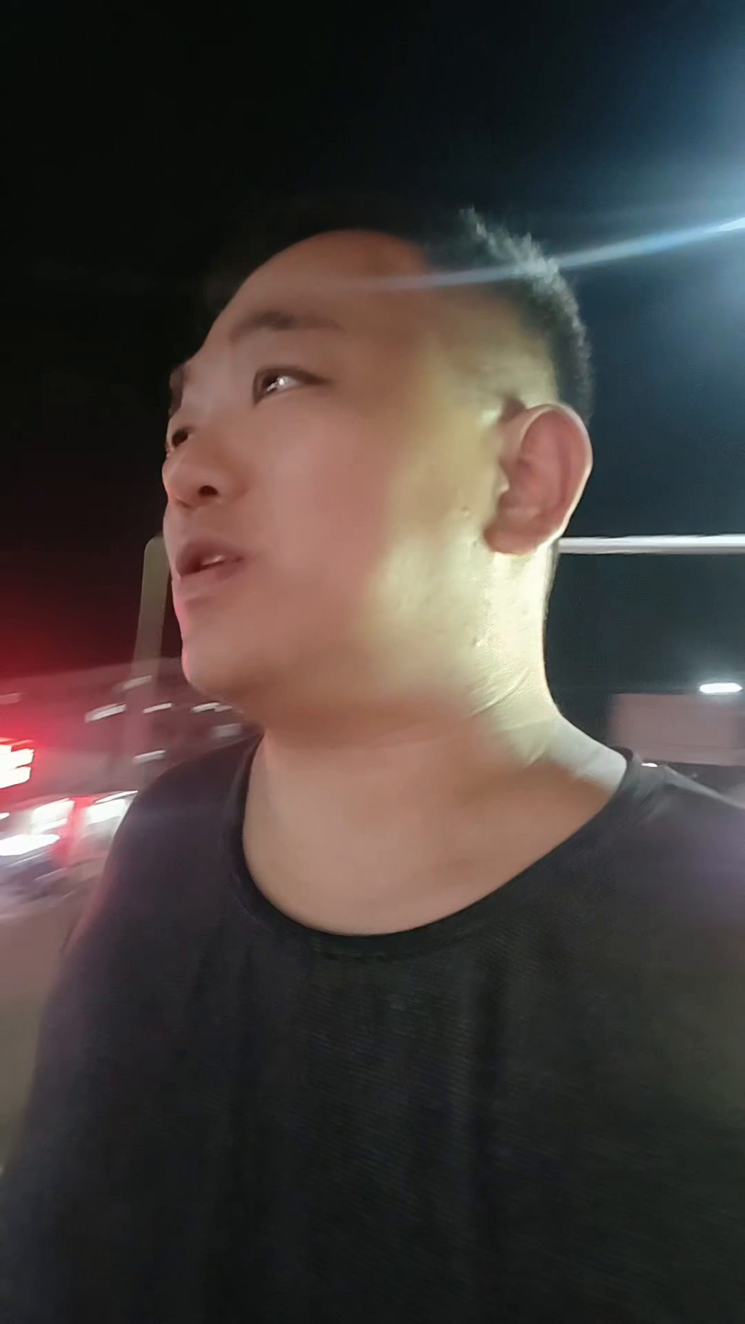 超单助手网站：杭州夜市经济，摆摊生意的机遇与挑战解析