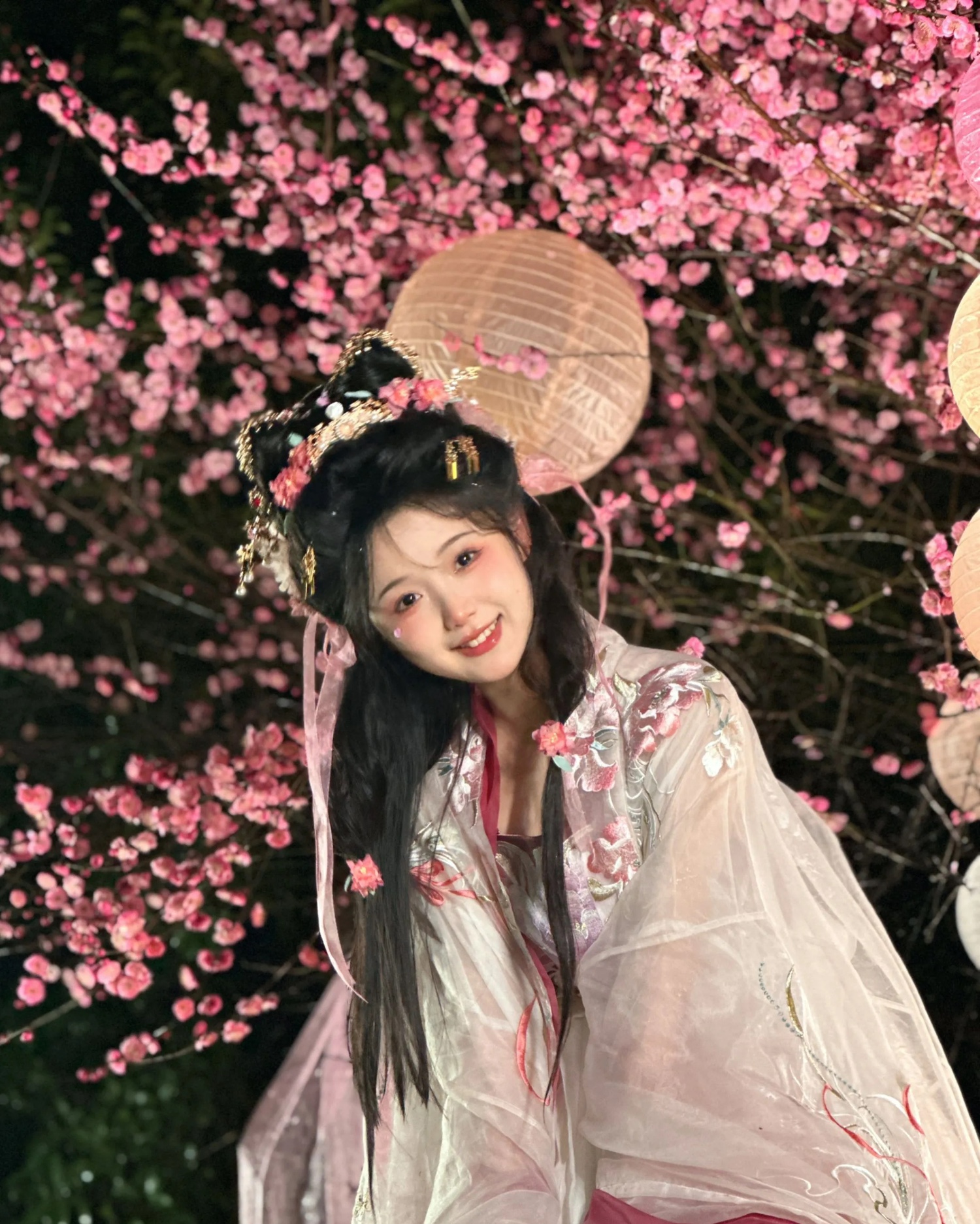 多成团助手：至春禾，短剧新女王如何凭‘疯批人设’实现8亿播放？