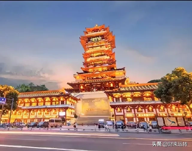 拼多多评价助手下载下载官网：董宇辉直播探秘绵阳冷门古迹，三小时文化课引发热议！