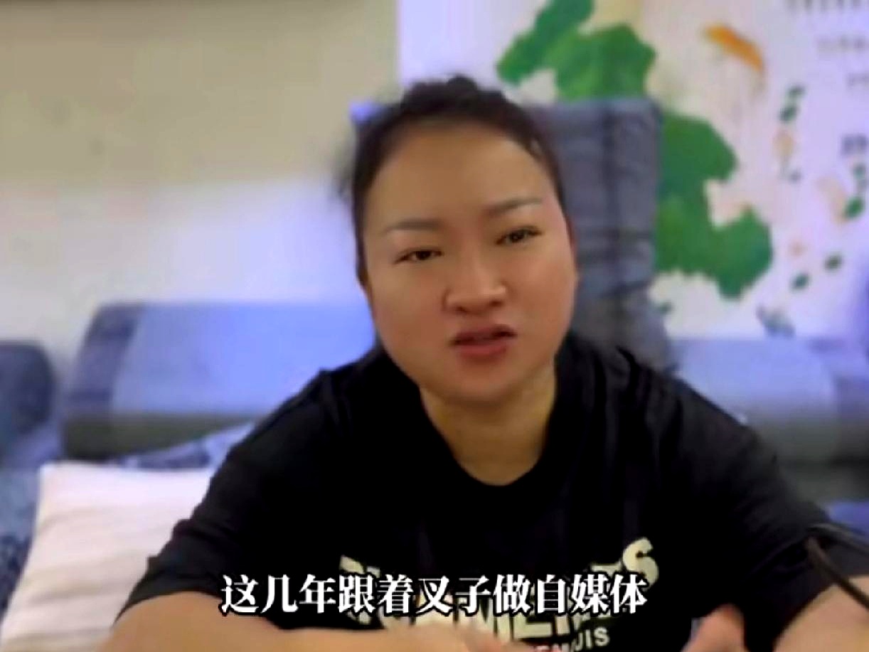 51助手下载：自媒体夫妻面临搬家危机，如何克服场地续租难题？