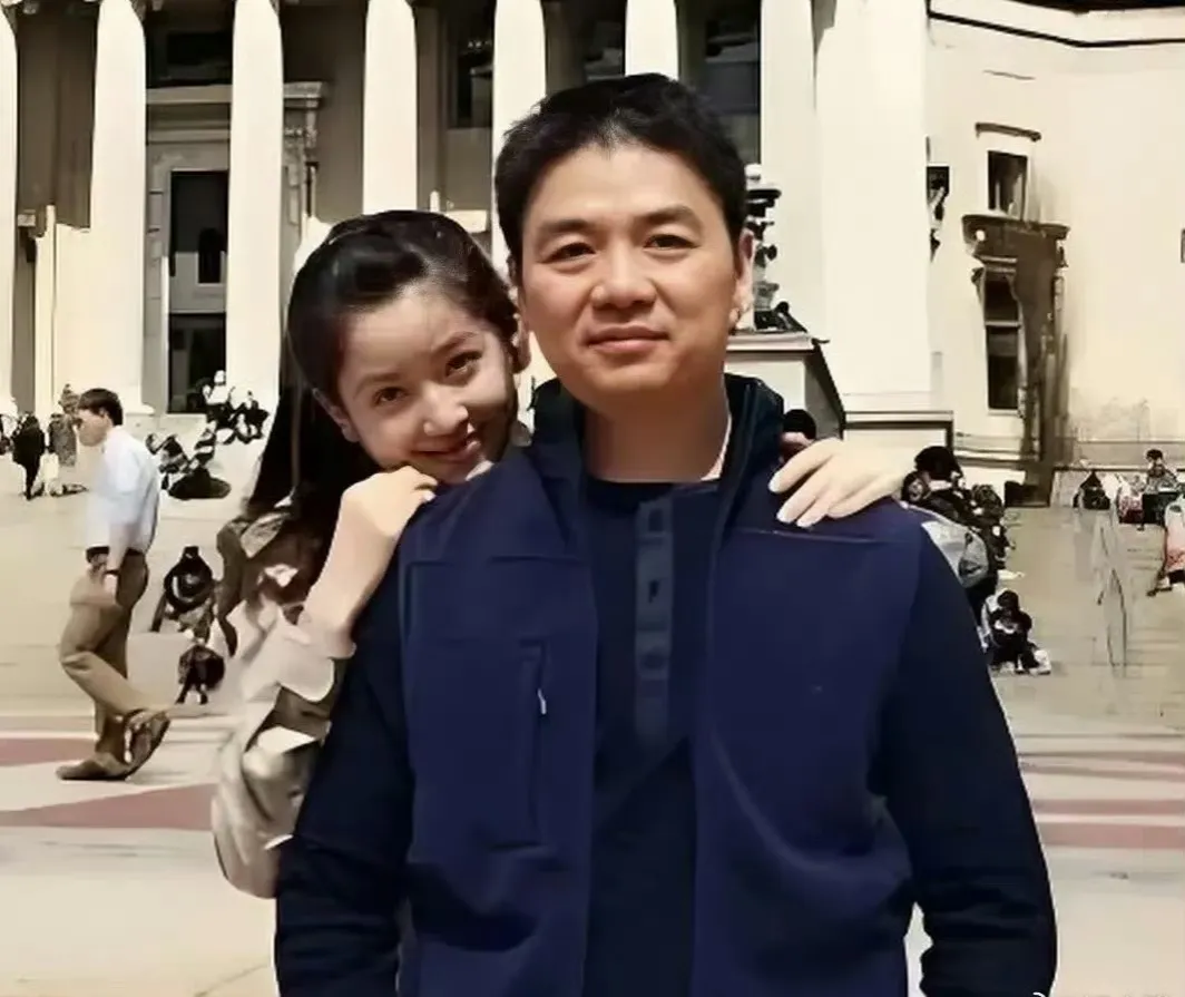 小Z助手：章泽天与刘强东，十年对比，人生轨迹的反转与成长