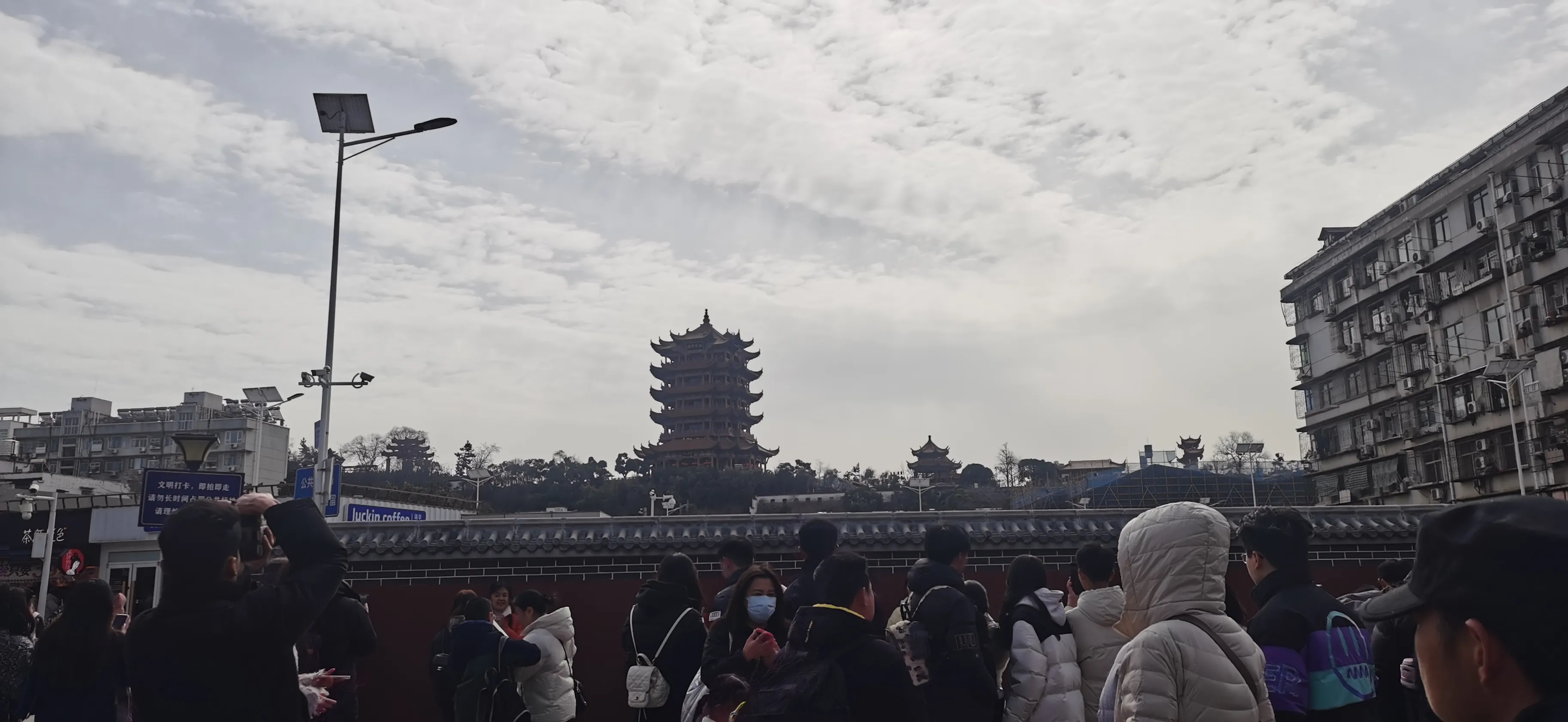 拼多多出评神器：武汉半日游攻略，昙华林与粮道街的美食探秘