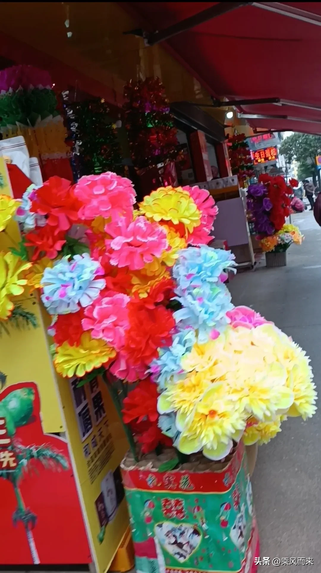 小P助手：中国殡葬第一村，清明节商机与祭祀文化的完美结合