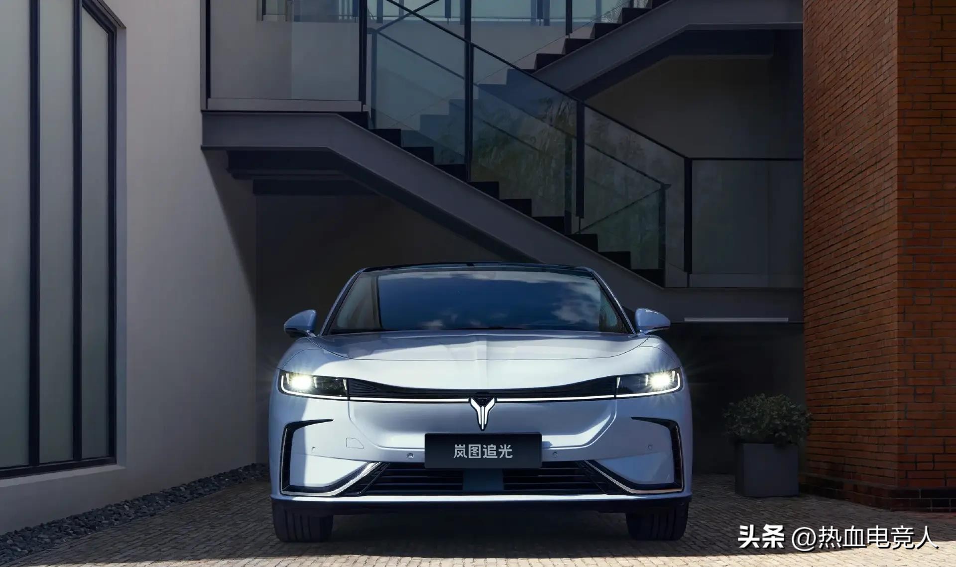 榜单助手：岚图11月交付量破万，新能源市场竞争加剧，年销目标在望