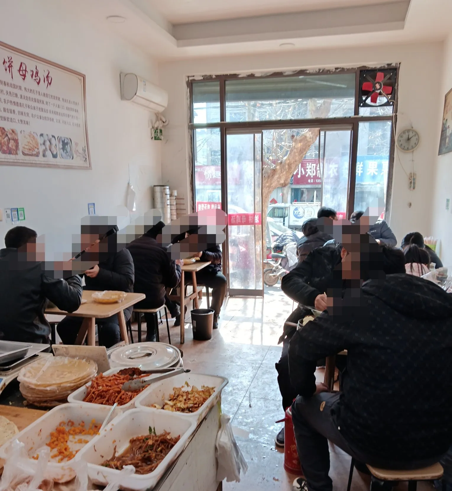 小评评助手最新版本：餐饮新手选址全攻略，精准定位与实地考察助你找到黄金店铺