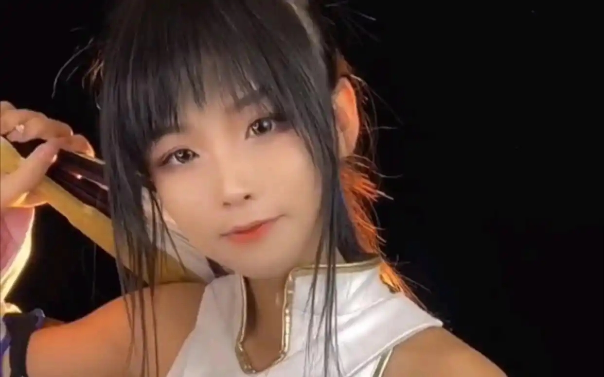 51助手教程：B站UP主遭网络谣言攻击，cosplay文化的商业化与尊重创作的重要性