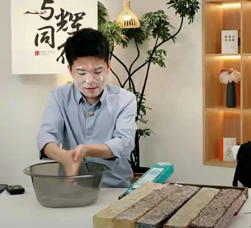 拼多多改销量：职场权力与人性斗争，俞敏洪、周鸿祎和董宇辉的深刻对话