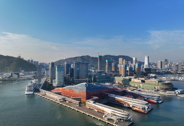 J助手：李嘉诚卖港口背后真相揭晓，国家安全与商业利益的博弈分析
