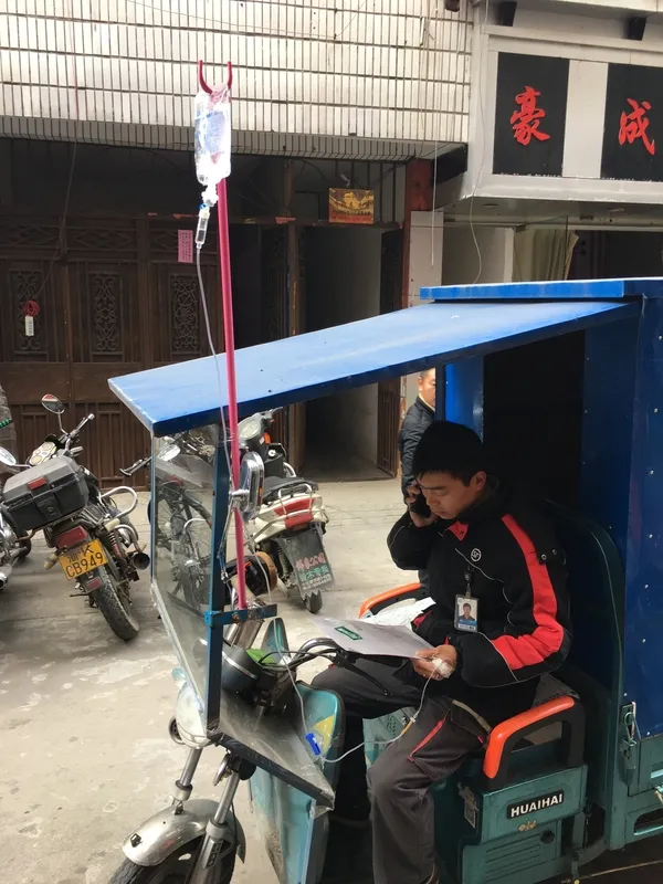 小评评助手拼多多：快递诈骗新手法，免费湿巾背后的万亿黑产及防范技巧