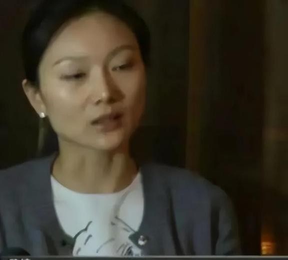 多多留评app软件下载：张艺谋与陈婷，非婚生育下的家庭选择与成长故事