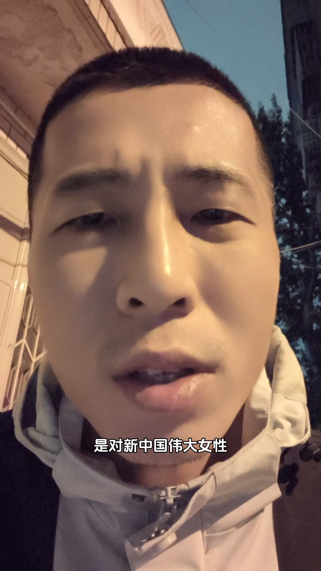 小Z助手：警惕互联网巨婴现象，如何摆脱依赖心态实现真正独立？