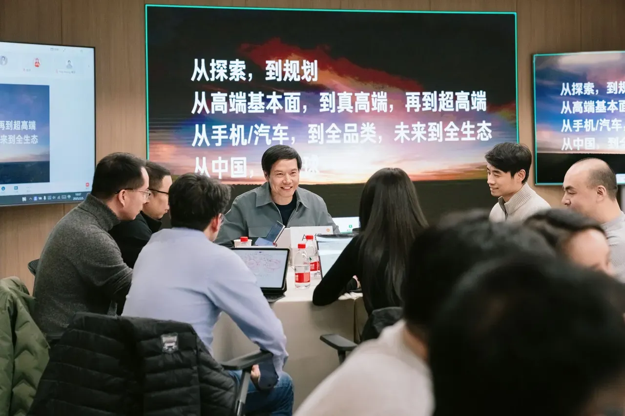 团粉助手：雷军，从中关村劳模到中国首富的逆袭与商业生态胜利之路