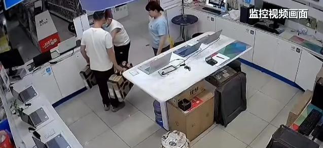 小Q助手开团软件：河北商家被骗购电脑后账户被冻结，呼吁法律保护正当经营者权益