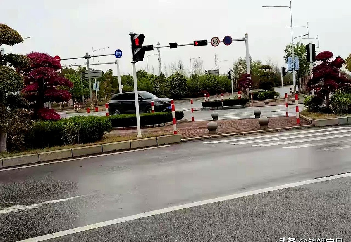 多单助手：闺蜜投诉快递员引发的啼笑皆非故事，成人体面与责任感的碰撞