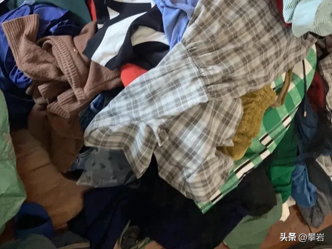 猎拼助手：旧衣回收加盟靠谱吗？分析盈利潜力与行业风险
