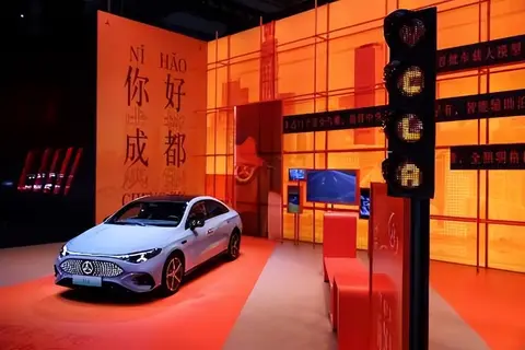 多多留评官网：2025成都车展，梅赛德斯-奔驰蝉联成渝市场豪华品牌首选，推出多款新车型