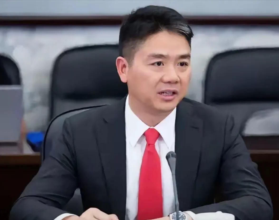 权重大师补单软件：马云与刘强东，两位电商巨头的创业历程与成就对比分析