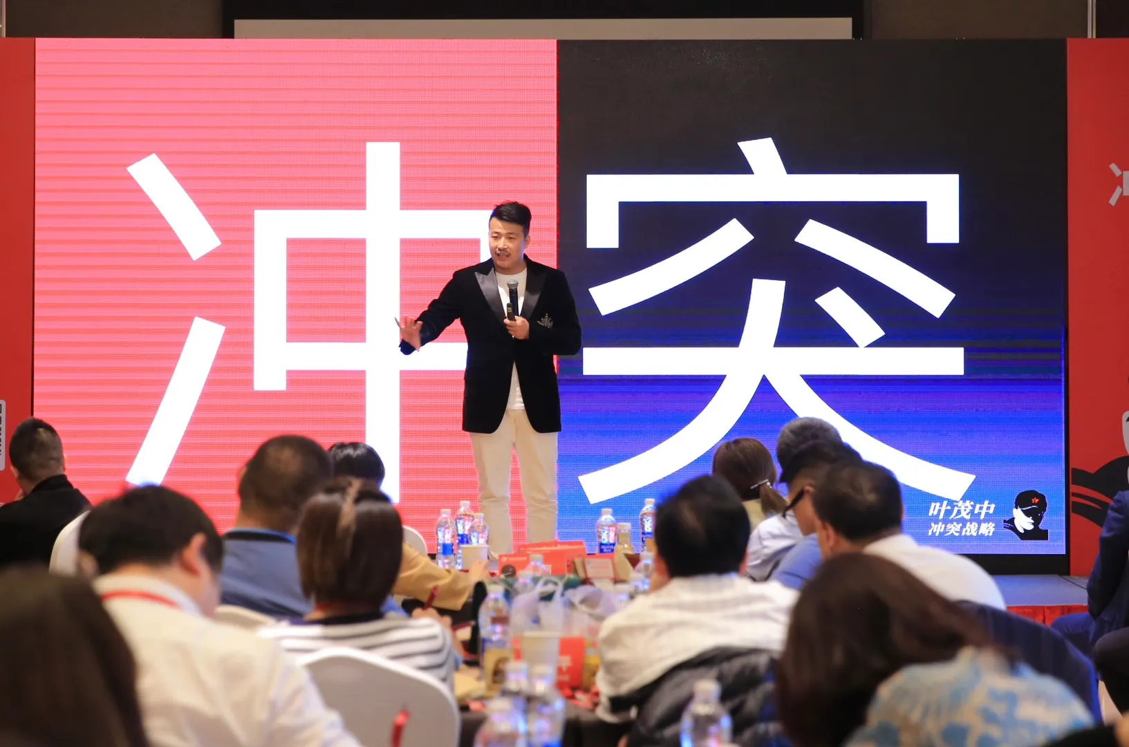 易评助手：冲突营销，揭示人性深层需求，提升产品竞争力