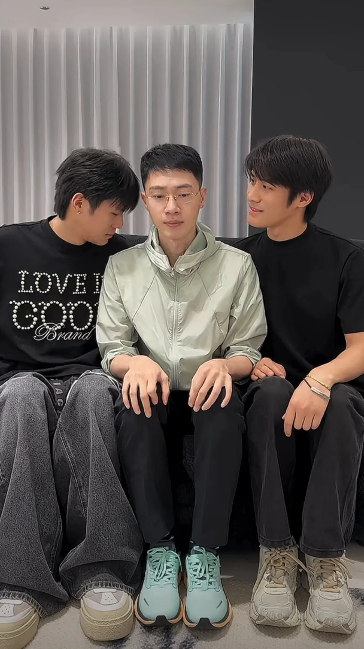 觉醒出评：“疯狂小杨哥”及三只羊因版权侵权被起诉，事件引发广泛讨论