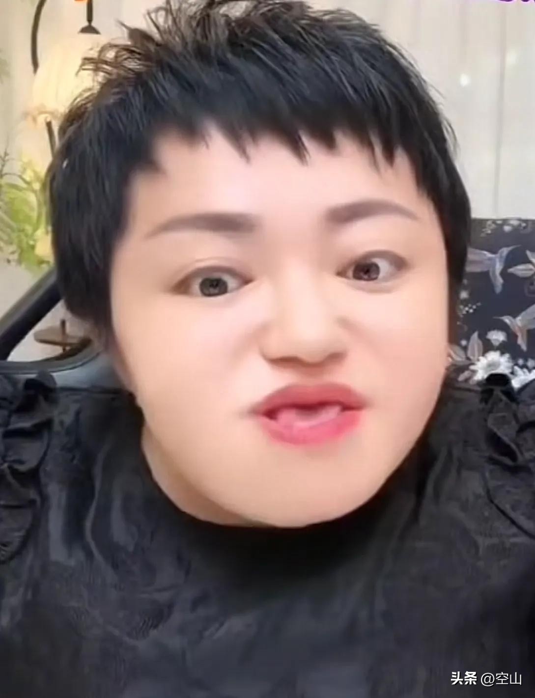 快火助手怎么用：姐姐给弟弟转账一万引发争议，亲情与经济支援的困局解析