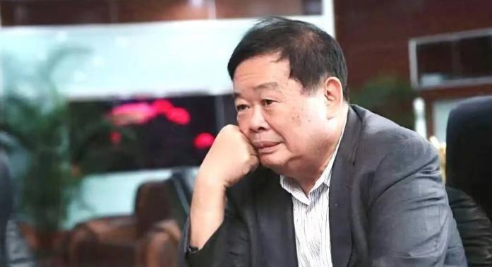 DD助手：曹德旺的创业故事，从7500万借款到担当精神的传承