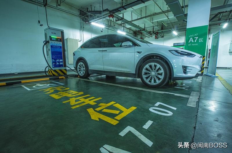 番茄管家怎么用：西方车企为何对新能源退却？中国电动车崛起的背后原因解析