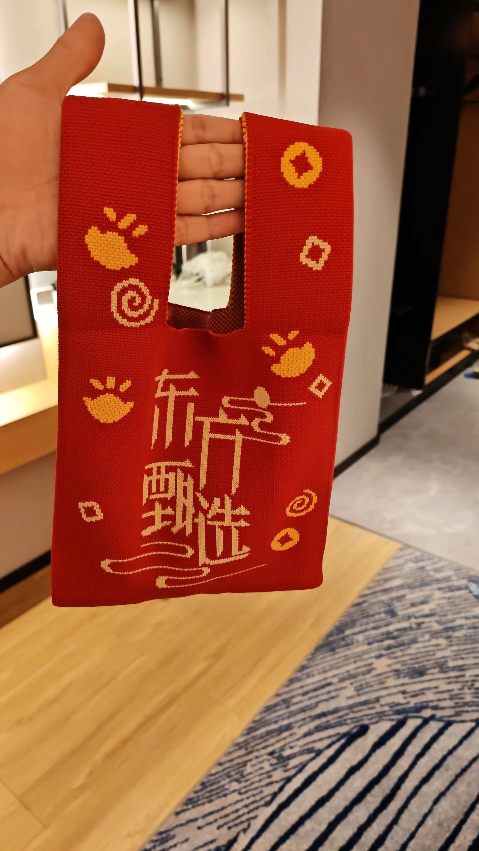小Q助手：东方甄选股票波动分析，市场风浪中的稳健成长与未来潜力