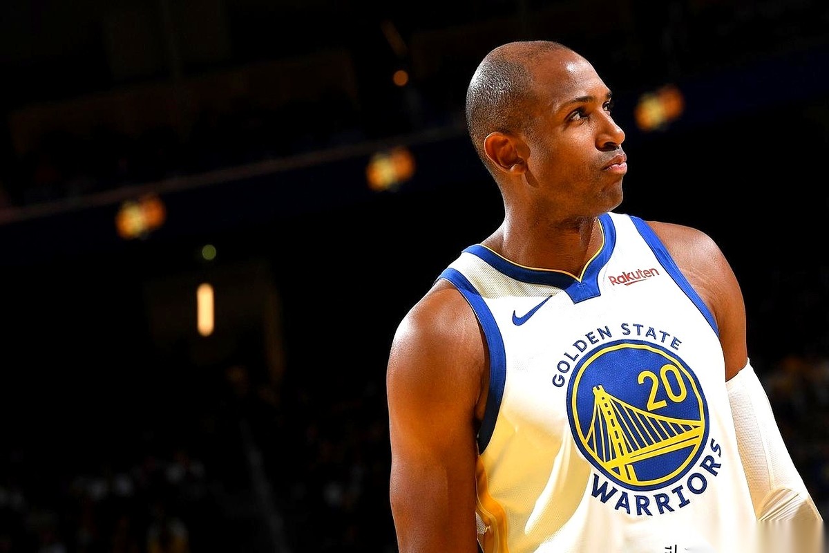 51助手软件官网：詹姆斯与亚马逊官宣，新秀签约Exhibit 10合同，NBA生涯的悲喜交加