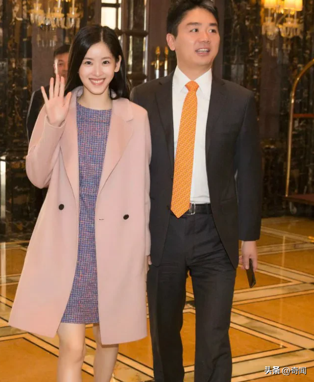 小评评助手补单软件：章泽天称呼刘强东大儿子“少爷”，展现高情商与家庭智慧