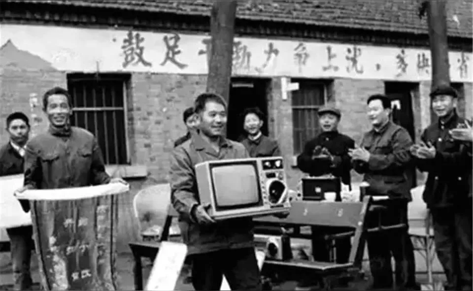 粉团助手：塞北小城镇的文化物资交流会，从往日热闹到现代沉寂的变迁