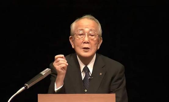 多多开团助手：稻盛和夫，从癌症诊断到重返商界的传奇人生与心灵成长