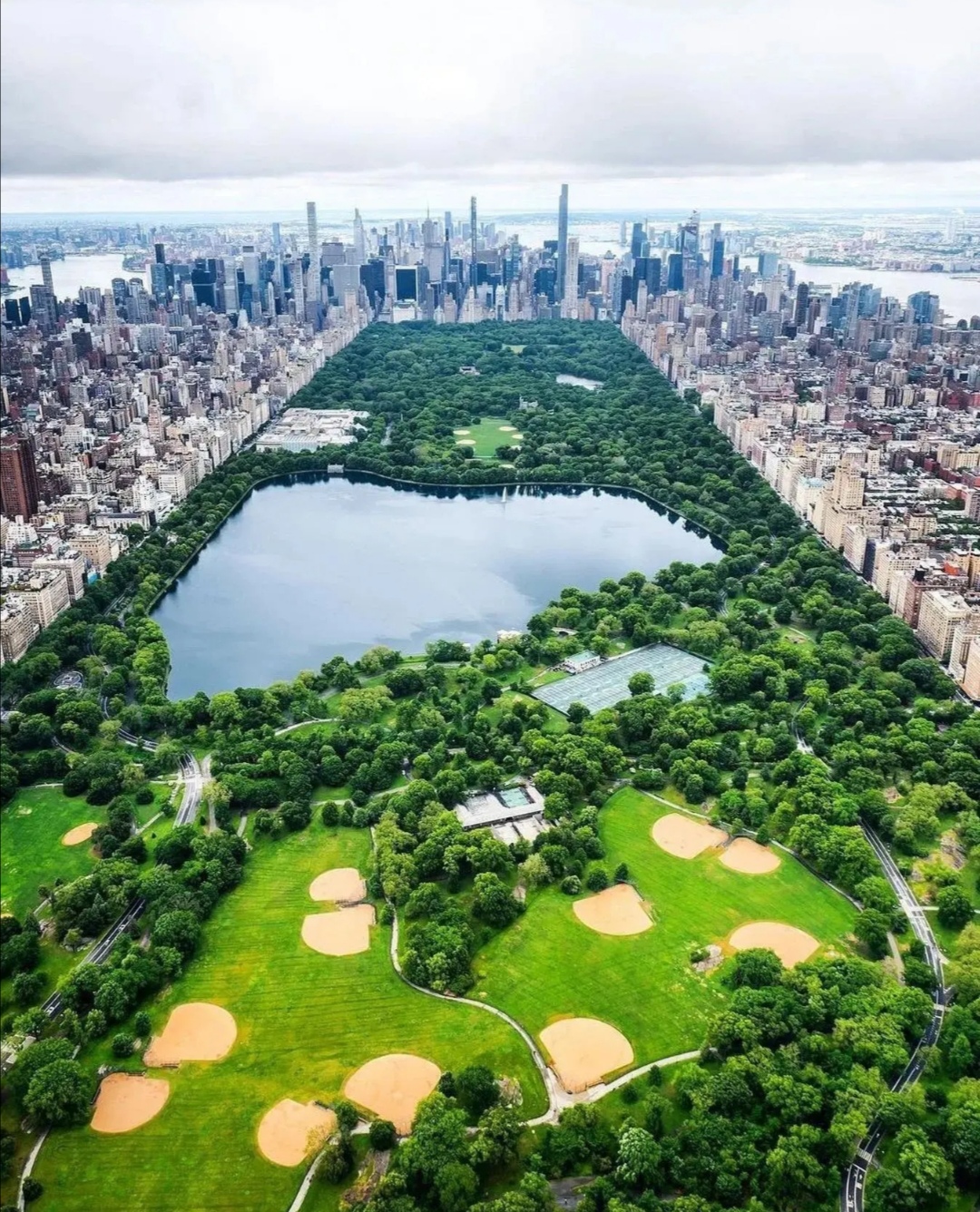 小Z助手：上海未来超越纽约的经济与文化潜力分析