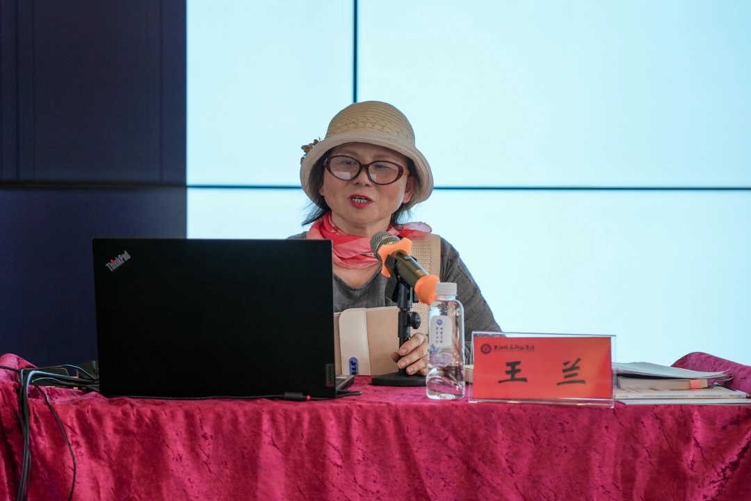 畅销助手出评软件：海外艺术家王兰在贵阳信息科技学院讲解诗画关系，拓宽师生艺术视野