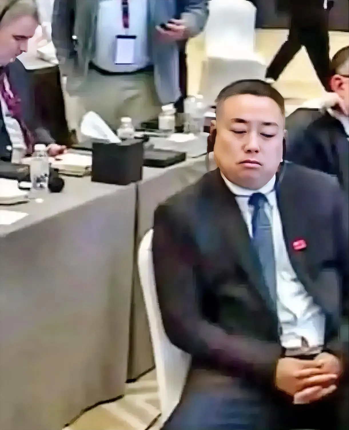 小白助手拼多多：国家乒联主席竞选乌龙事件，刘国梁因迟到者投票问题遗憾落选