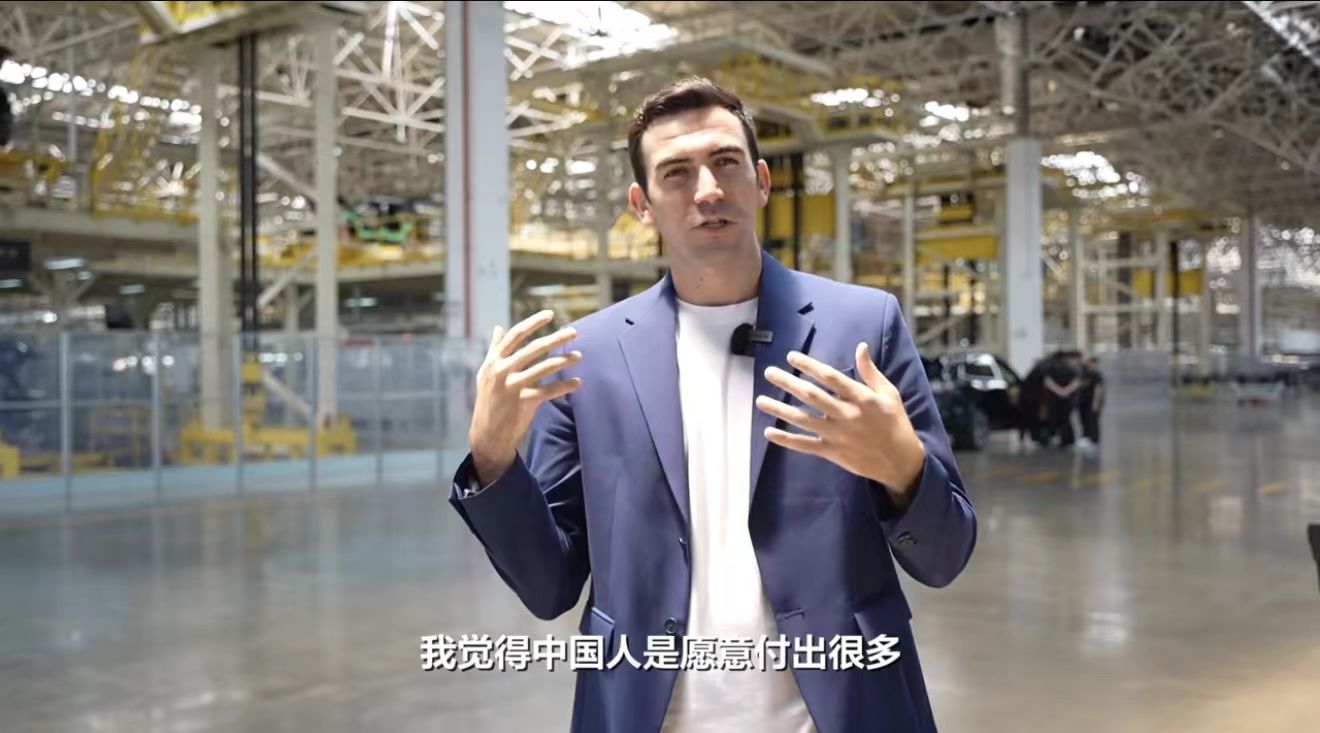 多多出评软件：中国新能源汽车智能化转型，颠覆传统制造业的未来发展前景