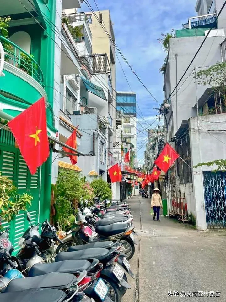 易出评下载：越南国庆假期的盛况，民众庆祝与市场压力的双重挑战