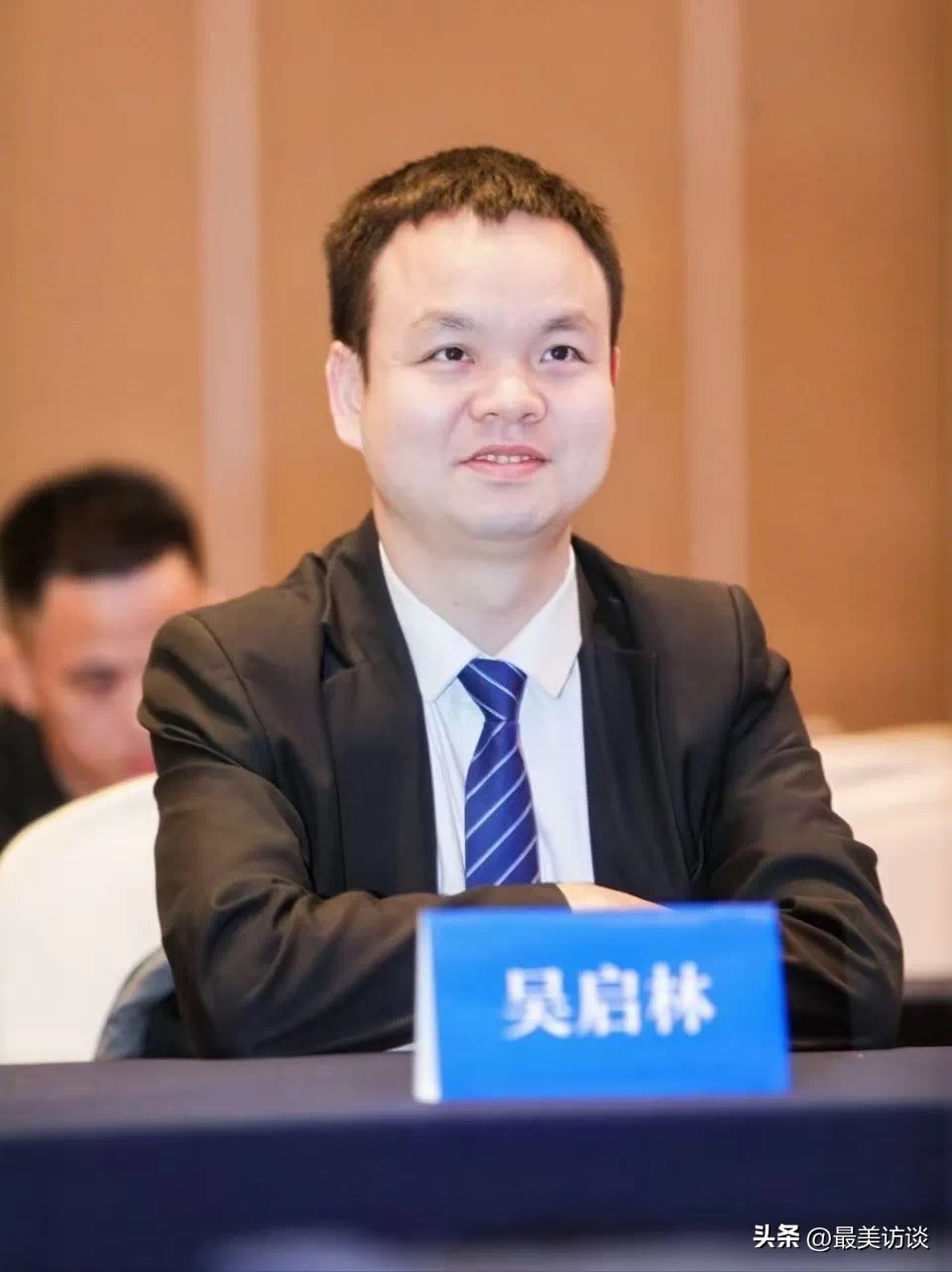 黎明助手：茅台镇酒业领军者吴启林出席2025酒类物流供应链年会，共探行业未来发展方向