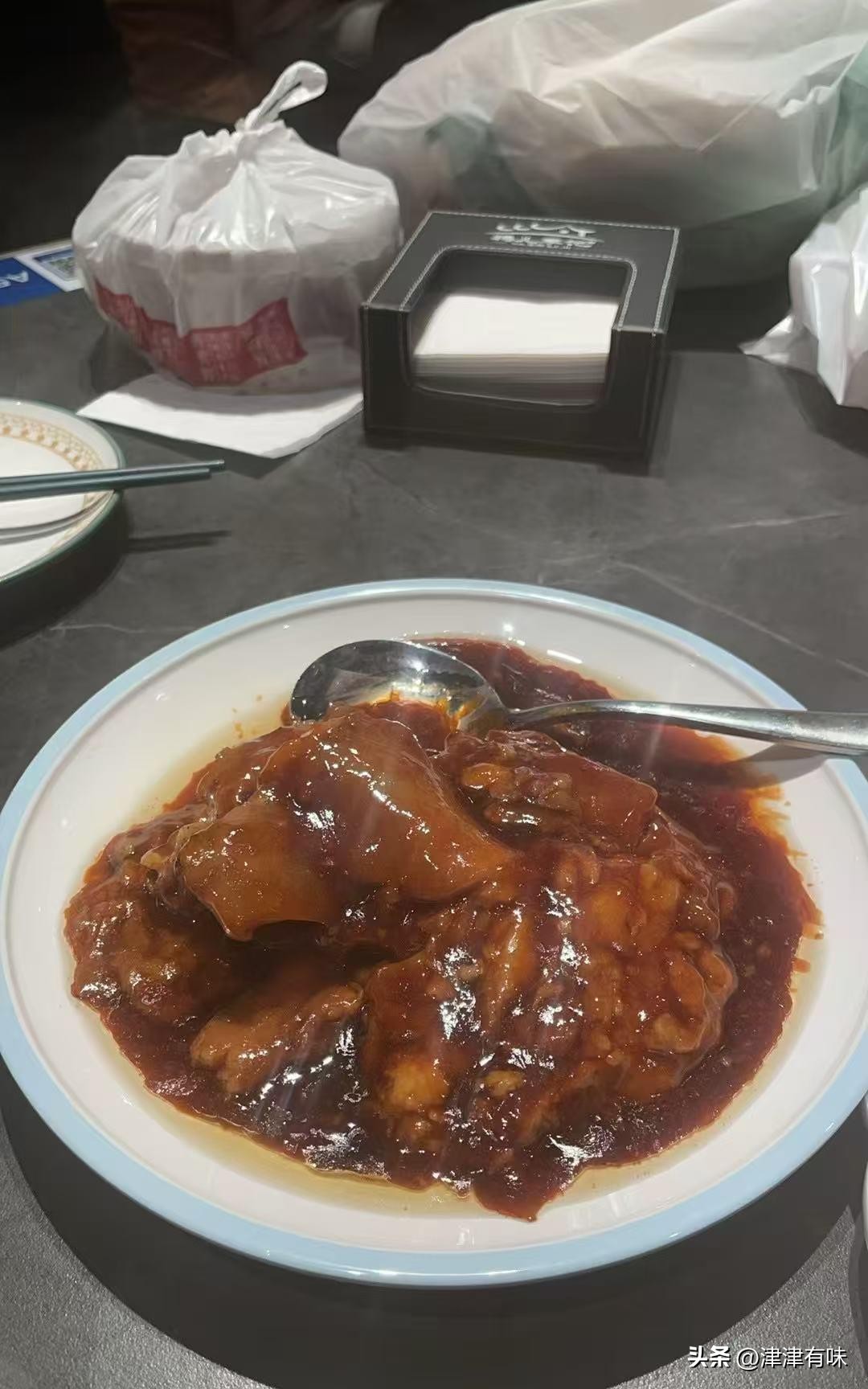 小评评助手小号：牛街鸦儿李记新店开业，优雅环境与美味菜品，价格合理值得尝试