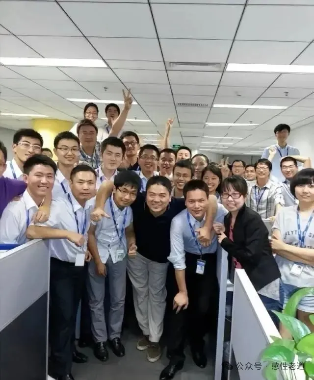 榜单助手邀请码：刘强东的成长历程，从朴实无华到亿万富翁的创业故事
