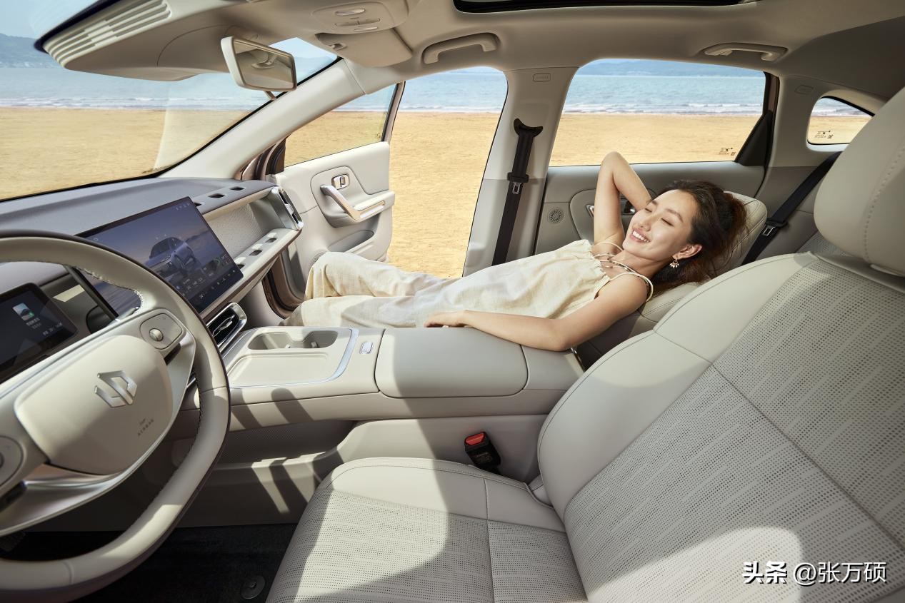 多多留评下载：零跑汽车11月订单销量再破万，双十一活动助力销售增长