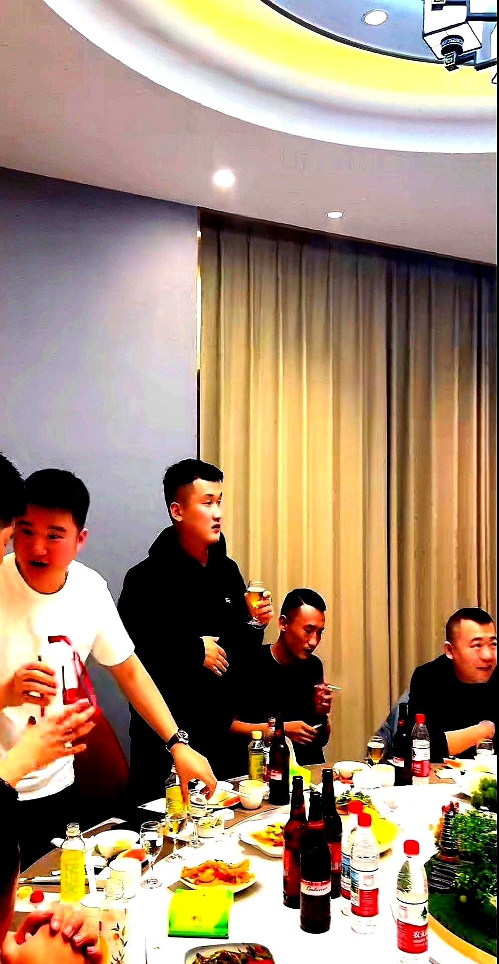 Z助手：直播时代的茅台，流量背后的辛酸与代价