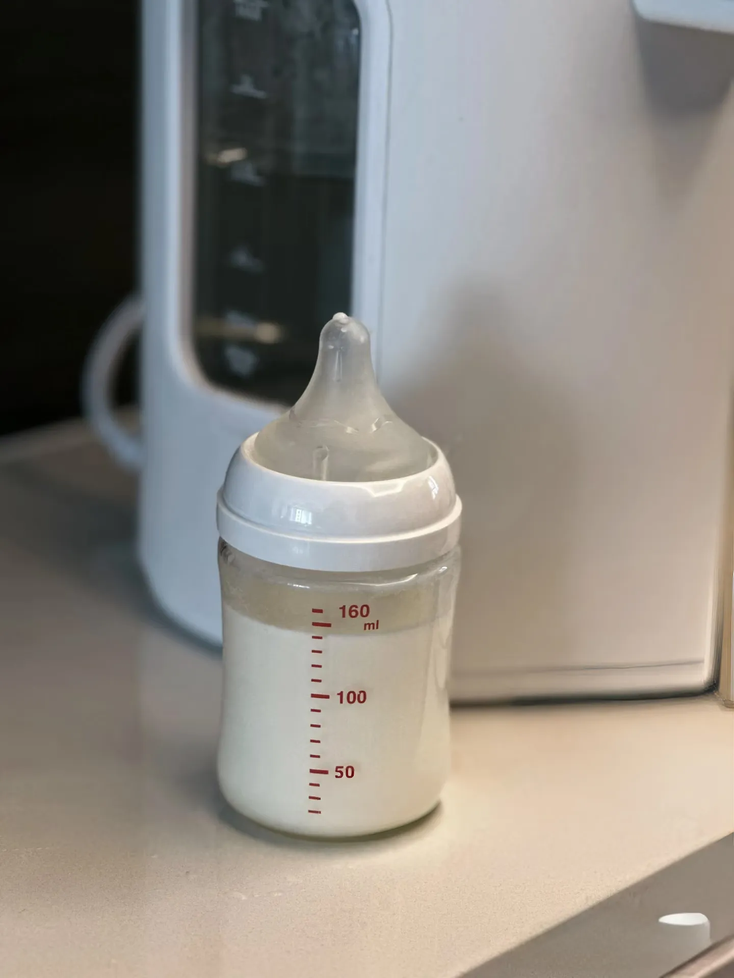小评评助手：拼多多奶粉购买背后的父母心声，生活与爱的无奈抉择
