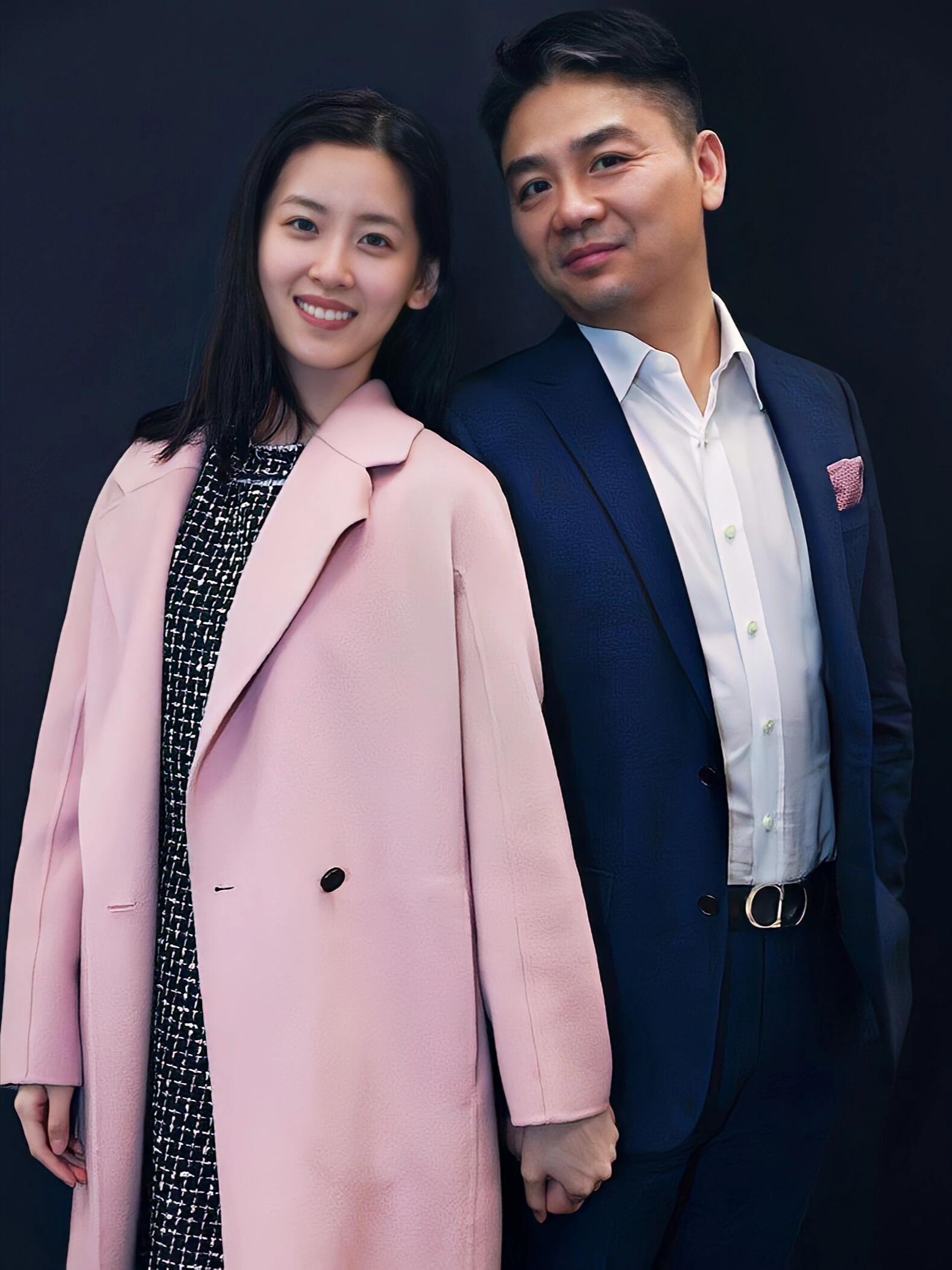 快火助手：刘强东亲自送外卖，与骑手共进海底捞，展现企业家精神和接地气风范