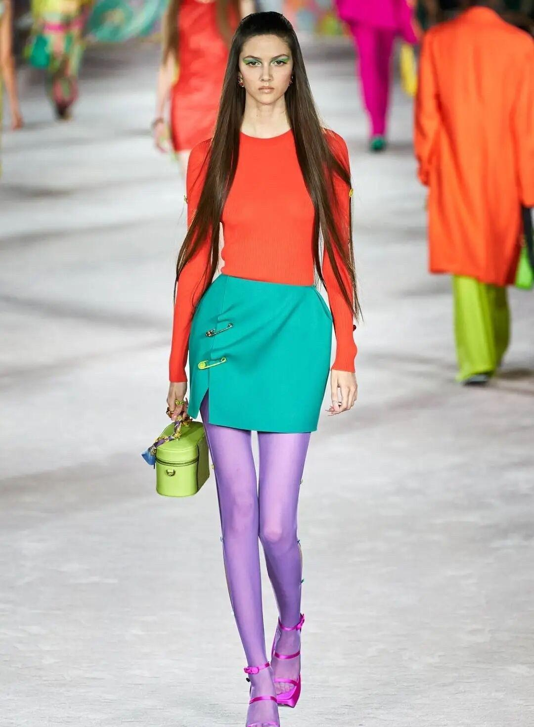 权重大师：旧羽绒服成“硬通货”，年轻人为何更爱二手交易？