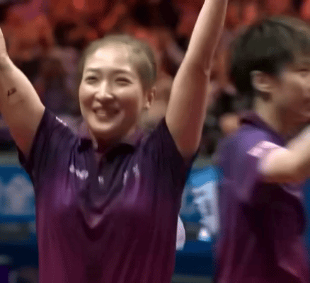 小G助手软件官网:全运会乒乓球颁奖,冠军欢笑,亚军遗憾的情感对比 小G助手软件官网:全运会乒乓球颁奖,冠军欢笑,亚军遗憾的情感对比