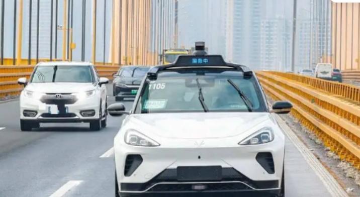 拼多多开团软件：2024年武汉“萝卜快跑”，无人驾驶技术引发的出行变革与行业挑战