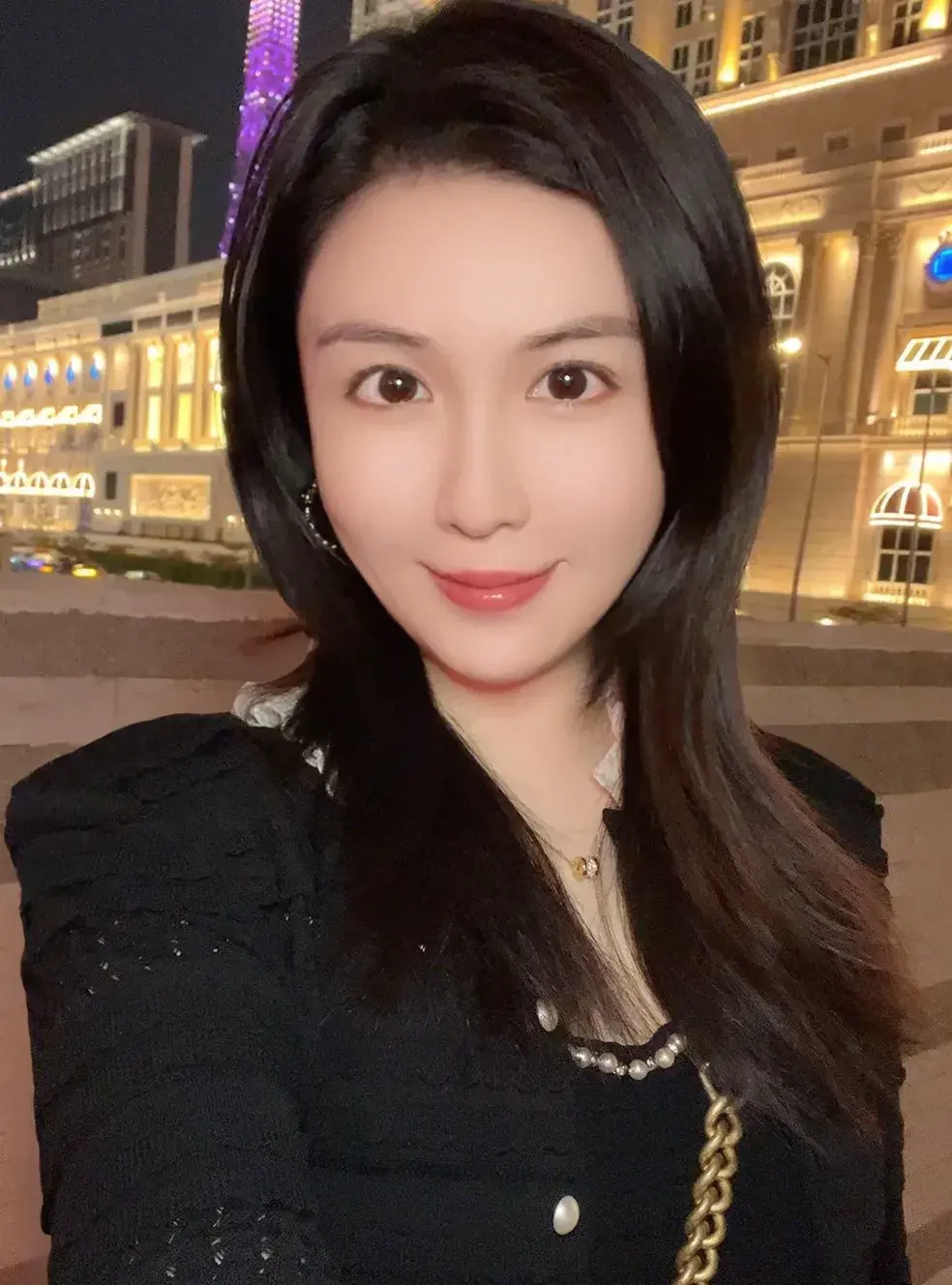 多多出评软件：关思慧，从小区邻居到带货女王，她的奋斗与坚持