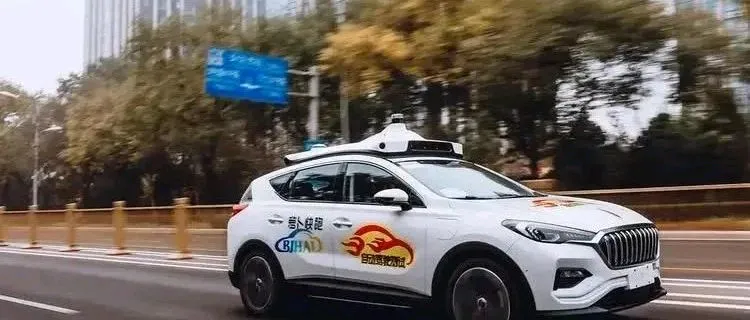 猎拼：科技进步与无人驾驶，让“萝卜快跑”助力城市交通发展