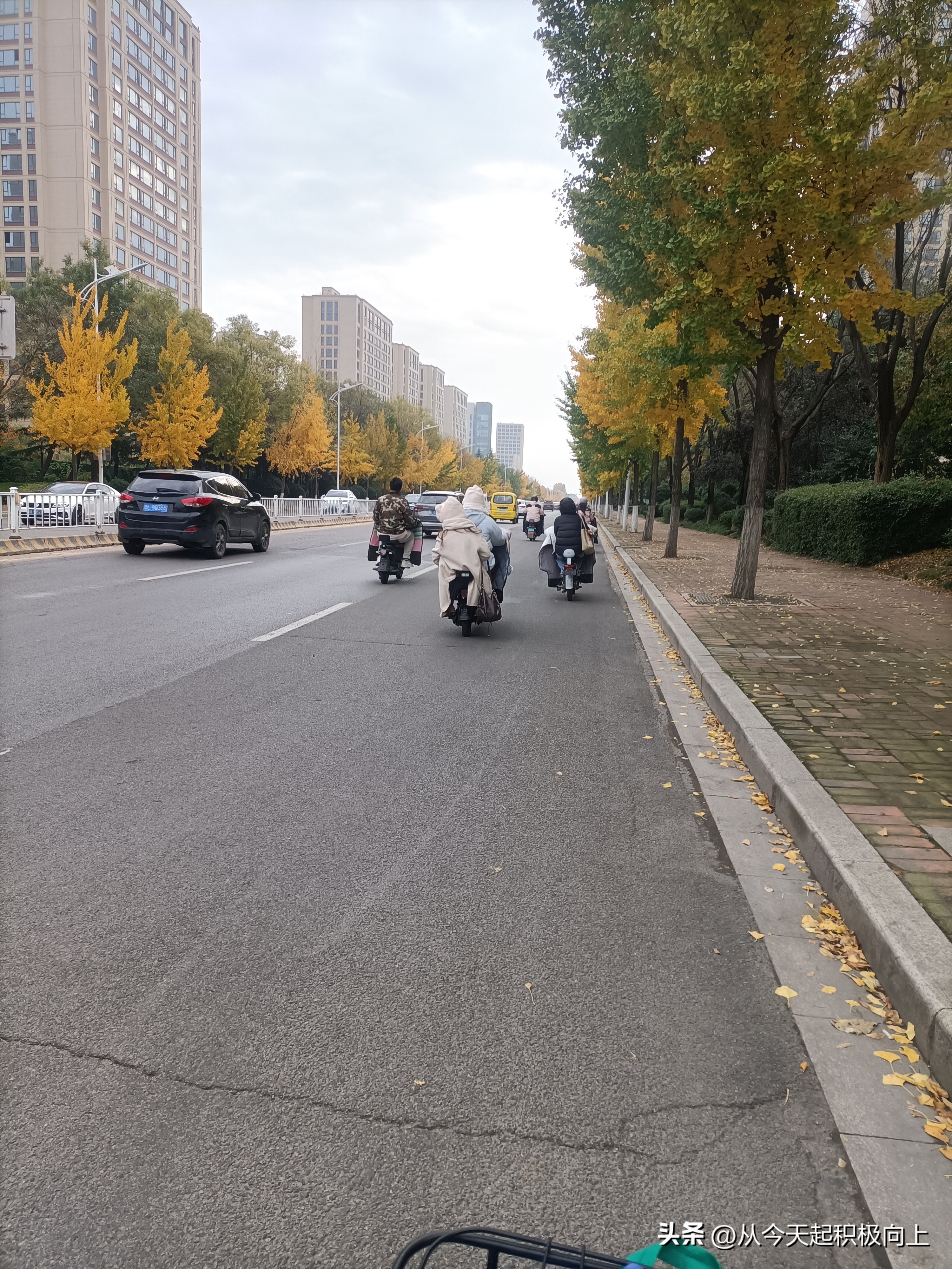 小M助手邀请码：客服工作中的难题，限时红包引发的退款风波与客户投诉